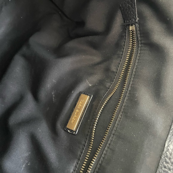 Tory Burch Black Shoulder Bag with Gold Chain - Picture 10 of 13